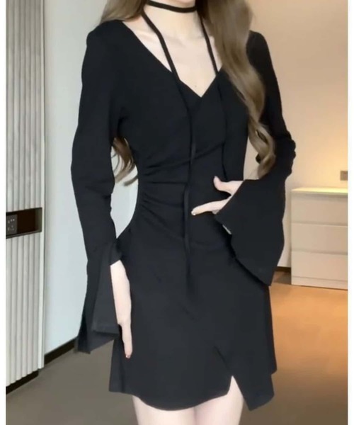 MAISON DE THERESE(メゾン ド テレーズ)の「Vネックシャーリング スリム長袖ワンピース(ワンピース・レディース・ブラック/ベージュ・L)」の3枚目の写真