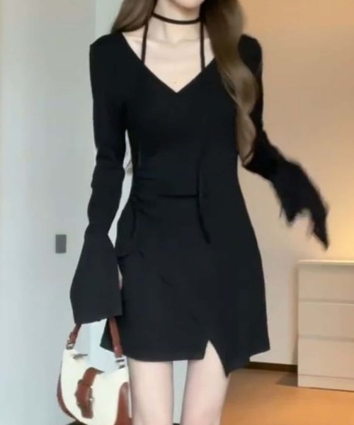 MAISON DE THERESE(メゾン ド テレーズ)の「Vネックシャーリング スリム長袖ワンピース(ワンピース・レディース・ブラック/ベージュ・L)」の5枚目の写真