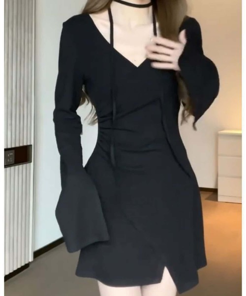 MAISON DE THERESE(メゾン ド テレーズ)の「Vネックシャーリング スリム長袖ワンピース(ワンピース・レディース・ブラック/ベージュ・L)」の6枚目の写真