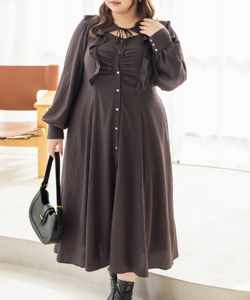 CLETTE(クレット)の「CLETTEオリジナルデコルテリボンフリルワンピース(ワンピース・レディース・ブラウン/ラベンダー/ネイビー・LL/3L/4L)」の6枚目の写真