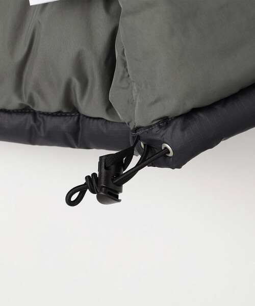 THE NORTH FACE（ザノースフェイス）の「THE NORTH FACE/ザ・ノース・フェイス NUPTSE VEST/ヌプシベスト(限定展開)（ダウンベスト・メンズ・チャコールグレー/ブラック・MEDIUM/X-LARGE/LARGE）」の8枚目の写真