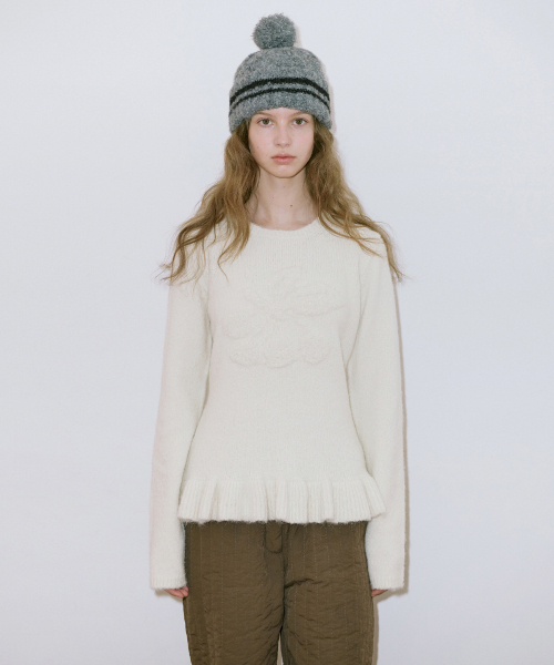 SINOON(シヌーン)の「Berry Frill Pullover Knit (Ivory)(ニット/セーター・レディース・アイボリー・FREE)」の4枚目の写真