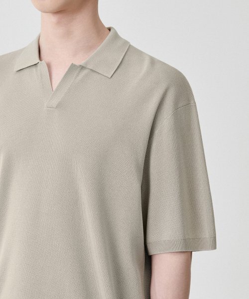 MUSINSA STANDARD（ムシンサスタンダード）の「クールタッチスリットネックニットポロシャツ[グレーッシュベージュ]（ニット/セーター・メンズ・その他・XX-LARGE/LARGE/MEDIUM/SMALL/X-LARGE）」の9枚目の写真