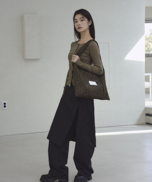 THE GREEN LAB（ザグリーンラボ）の「レオパードスエードショルダーバッグ[カーキ]（ショルダーバッグ・レディース・その他・ONE SIZE）」の10枚目の写真