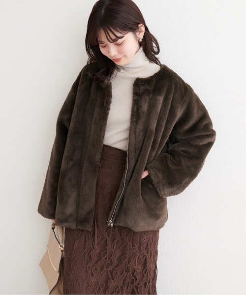 natural couture（ナチュラルクチュール）の「アソートボアＷミドルコート（ノーカラーコート・レディース・グレイッシュベージュ/オフホワイト/ブラウン・FREE）」の3枚目の写真