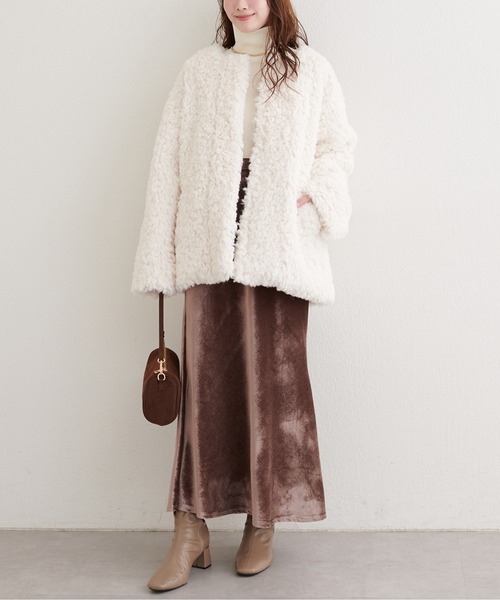 natural couture（ナチュラルクチュール）の「アソートボアＷミドルコート（ノーカラーコート・レディース・グレイッシュベージュ/オフホワイト/ブラウン・FREE）」の7枚目の写真