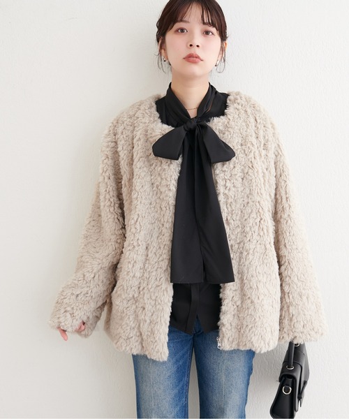 natural couture（ナチュラルクチュール）の「アソートボアＷミドルコート（ノーカラーコート・レディース・グレイッシュベージュ/オフホワイト/ブラウン・FREE）」の17枚目の写真