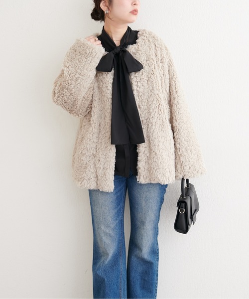 natural couture（ナチュラルクチュール）の「アソートボアＷミドルコート（ノーカラーコート・レディース・グレイッシュベージュ/オフホワイト/ブラウン・FREE）」の18枚目の写真