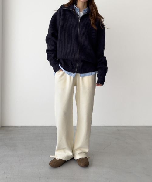 CANAL JEAN(キャナルジーン)の「HARING 裏使い刺繍ジョガーパンツ(スウェットパンツ・レディース・クリーム/ネイビー・ONE SIZE)」の5枚目の写真