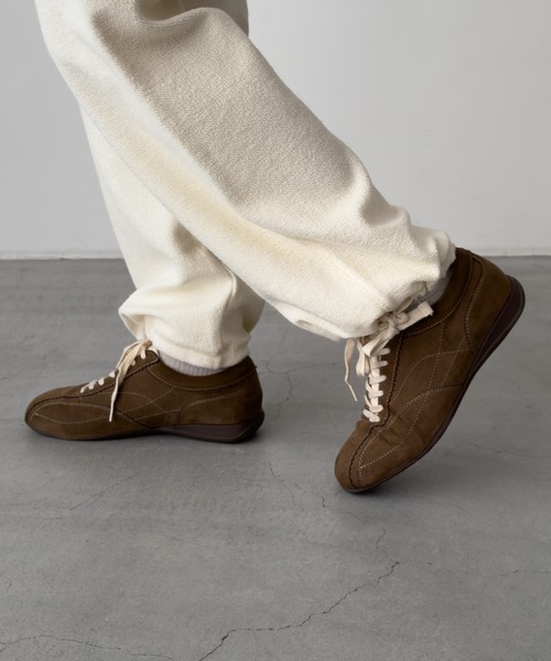 CANAL JEAN(キャナルジーン)の「HARING 裏使い刺繍ジョガーパンツ(スウェットパンツ・レディース・クリーム/ネイビー・ONE SIZE)」の15枚目の写真