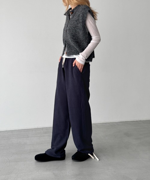 CANAL JEAN(キャナルジーン)の「HARING 裏使い刺繍ジョガーパンツ(スウェットパンツ・レディース・クリーム/ネイビー/サックスブルー/スミクロ・ONE SIZE)」の17枚目の写真