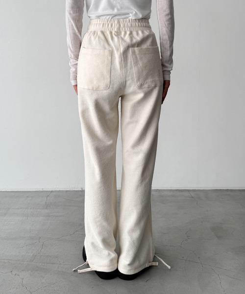 CANAL JEAN(キャナルジーン)の「HARING 裏使い刺繍ジョガーパンツ(スウェットパンツ・レディース・クリーム/ネイビー/サックスブルー/スミクロ・ONE SIZE)」の11枚目の写真