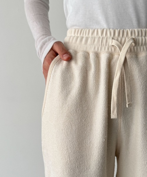 CANAL JEAN(キャナルジーン)の「HARING 裏使い刺繍ジョガーパンツ(スウェットパンツ・レディース・クリーム/ネイビー/サックスブルー/スミクロ・ONE SIZE)」の12枚目の写真