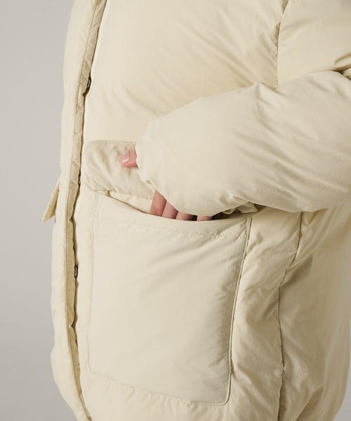 Eddie Bauer（エディーバウアー）の「パフィーネック ダウンジャケット（ダウンジャケット/コート・レディース・オフホワイト/ブラック・M/S/XL/L）」の18枚目の写真