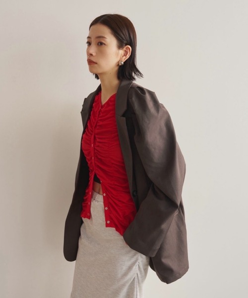 AIC.（エーアイシー）の「タックショルダーバックスリットジャケット（テーラードジャケット・レディース・チャコールグレー/ブラック/ベージュ・FREE）」の10枚目の写真
