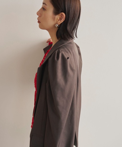 AIC.（エーアイシー）の「タックショルダーバックスリットジャケット（テーラードジャケット・レディース・チャコールグレー/ブラック/ベージュ・FREE）」の11枚目の写真
