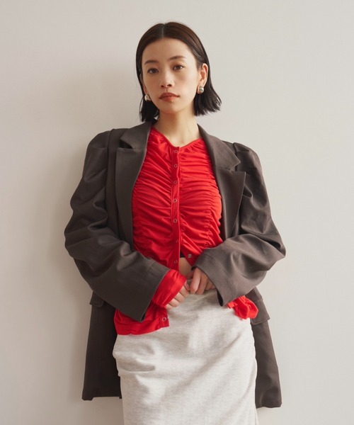 AIC.（エーアイシー）の「タックショルダーバックスリットジャケット（テーラードジャケット・レディース・チャコールグレー/ブラック/ベージュ・FREE）」の4枚目の写真