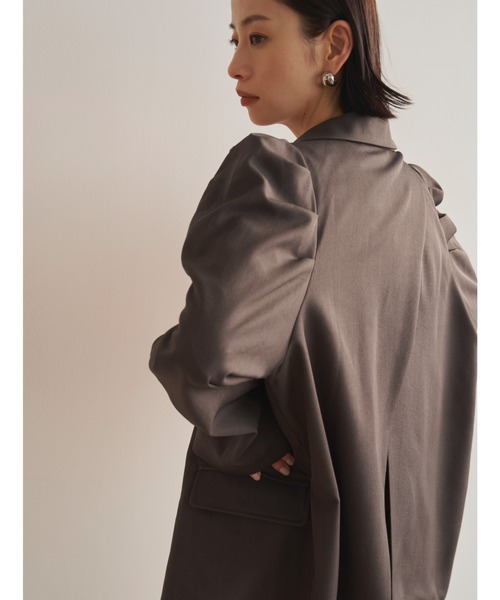 AIC.（エーアイシー）の「タックショルダーバックスリットジャケット（テーラードジャケット・レディース・チャコールグレー/ブラック/ベージュ・FREE）」の15枚目の写真