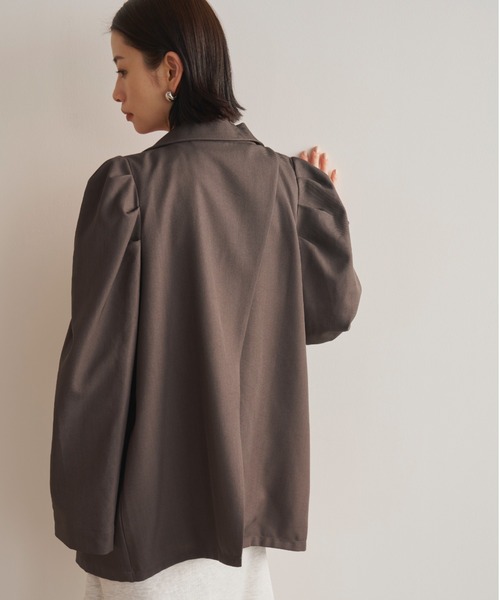 AIC.（エーアイシー）の「タックショルダーバックスリットジャケット（テーラードジャケット・レディース・チャコールグレー/ブラック/ベージュ・FREE）」の5枚目の写真