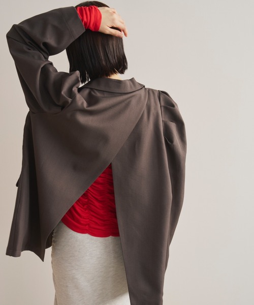 AIC.（エーアイシー）の「タックショルダーバックスリットジャケット（テーラードジャケット・レディース・チャコールグレー/ブラック/ベージュ・FREE）」の17枚目の写真