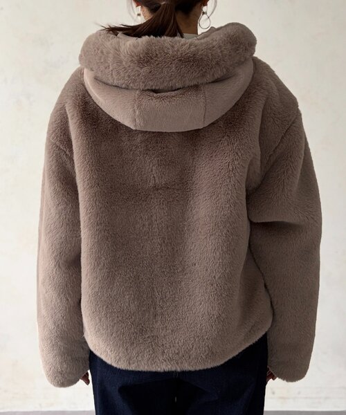 Chez toi(シェトワ)の「ファー×ムートンジャケット(ブルゾン・レディース・グレイッシュベージュ/チャコールグレー/モカ・FREE)」の10枚目の写真