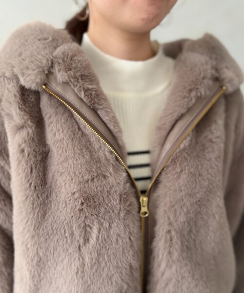 Chez toi(シェトワ)の「ファー×ムートンジャケット(ブルゾン・レディース・グレイッシュベージュ/チャコールグレー/モカ・FREE)」の11枚目の写真