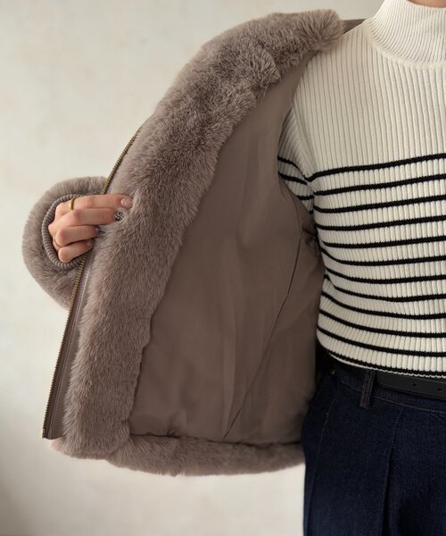 Chez toi(シェトワ)の「ファー×ムートンジャケット(ブルゾン・レディース・グレイッシュベージュ/チャコールグレー/モカ・FREE)」の15枚目の写真