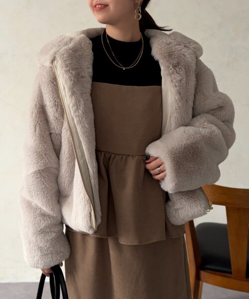 Chez toi(シェトワ)の「ファー×ムートンジャケット(ブルゾン・レディース・グレイッシュベージュ/チャコールグレー/モカ・FREE)」の16枚目の写真