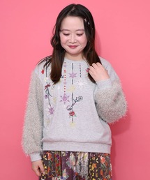 iS ScoLar（イズスカラー）の「553260：雪の結晶ガーランド刺繍裏毛×ラメフェザーニット（ニット/セーター）」