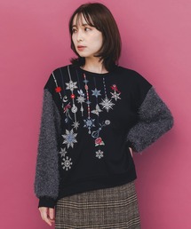 iS ScoLar（イズスカラー）の「553260：雪の結晶ガーランド刺繍裏毛×ラメフェザーニット（ニット/セーター）」
