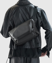 MATHEMATIK（マスマティック）の「ホークC18スリングバッククロスバッグメッセンジャーバッグバッグ（メッセンジャーバッグ）」