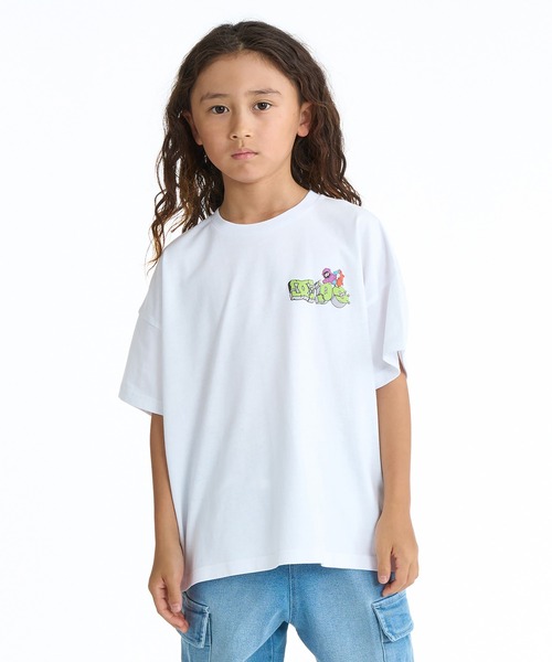 DC(ディーシー)の「DC/ディーシー 半袖 Tシャツ 26 KD WALL SCRAPE SS YST261514(Tシャツ/カットソー・キッズ・ホワイト/ブラック・160cm/150cm/140cm/130cm/120cm/110cm/100cm)」の2枚目の写真