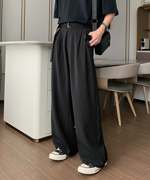 AURALEE ブラック スラックス ベルト付き AURALEEブラックパンツとベルトの合わせ！│Ambiance