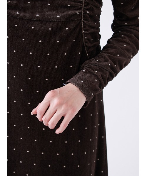 SNIDEL(スナイデル)の「フロッキープリントギャザーワンピース(ワンピース・レディース・ドット/イエロー/ピンク・F)」の16枚目の写真