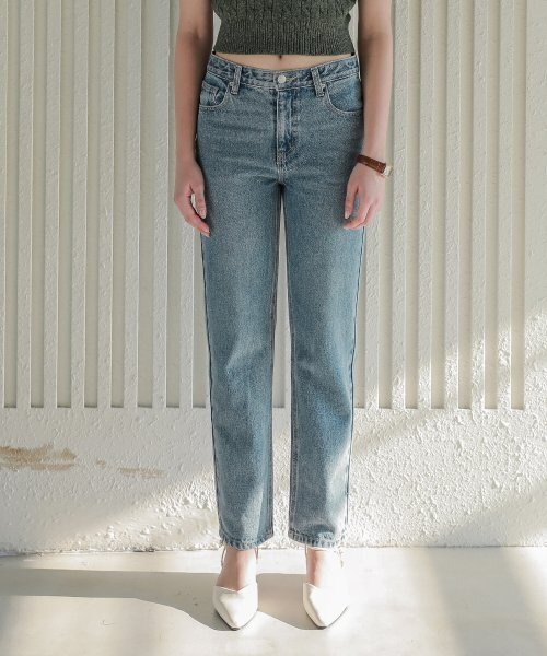 LOSSYROW(ロッシロー)の「Lossy boy-fit denim pants_brushblue(デニムパンツ・レディース・その他・MEDIUM/SMALL)」の1枚目の写真