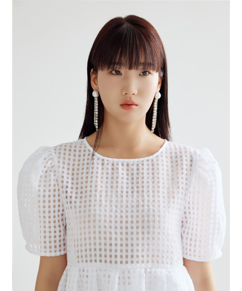 BOMNAL BOUTIQUE(ボムナルブティック)の「チェックボリュームミニドレス_ホワイト(ワンピース・レディース・その他・SMALL/MEDIUM)」の4枚目の写真