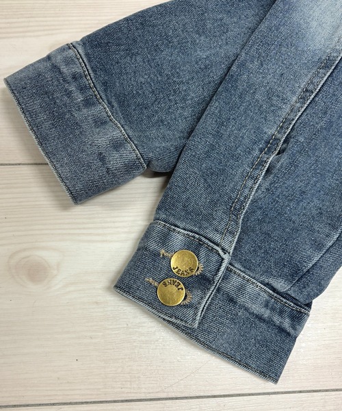 NANEA(ナネア)の「ウエストシェイプデザインデニムシャツジャケット(シャツ/ブラウス・レディース・ブルー・LARGE/MEDIUM/SMALL)」の12枚目の写真
