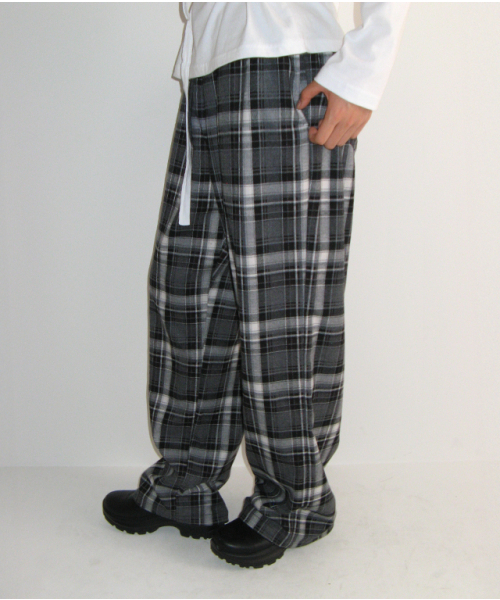 RONRON(ロンロン)の「BACK HEART POCKET CHECK PANTS BLACK(その他パンツ・レディース・その他・FREE)」の3枚目の写真