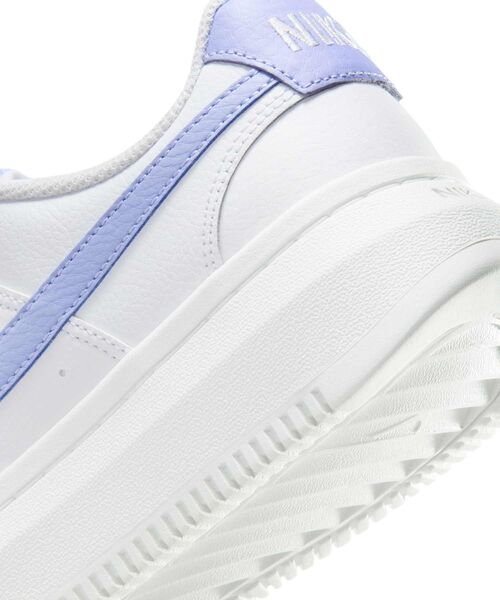 NIKE(ナイキ)の「ナイキ コート ビジョン アルタ ウィメンズシューズ / Nike Court Vision Alta Women's Shoes DM0113-105 White(スニーカー・レディース・ホワイト・25.5/25/24.5/24/23.5/23/26/22/22.5)」の2枚目の写真