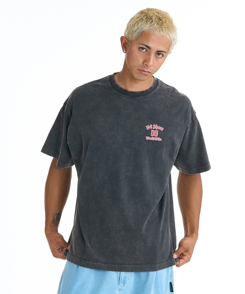 DC（ディーシー）の「DC/ディーシー 半袖 Tシャツ ロゴ バックプリント DST261028（Tシャツ/カットソー・メンズ・スミクロ/ライトベージュ・XL/L/M/2XL）」の3枚目の写真