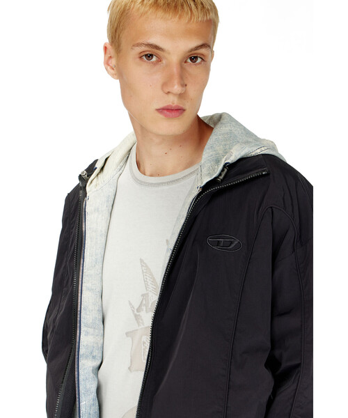 DIESEL(ディーゼル)の「メンズ ウィンドブレーカー J-FIVE-WRD-AKAD(ナイロンジャケット・メンズ・ブラック・44/46/50/48/54/52)」の11枚目の写真
