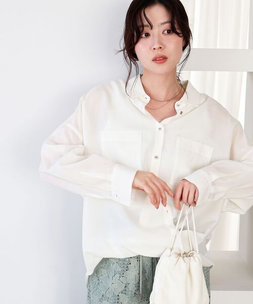 le.coeur blanc（ルクールブラン）の「シアー2WAYオーバーシャツ（シャツ/ブラウス・レディース・ピンク/ホワイト系その他2/オフホワイト/サックスブルー/ネイビー・38）」の2枚目の写真