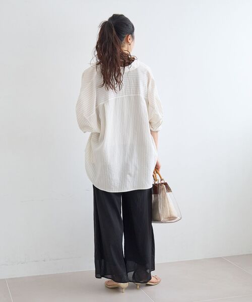 le.coeur blanc（ルクールブラン）の「シアー2WAYオーバーシャツ（シャツ/ブラウス・レディース・ピンク/ホワイト系その他2/オフホワイト/サックスブルー/ネイビー・38）」の21枚目の写真