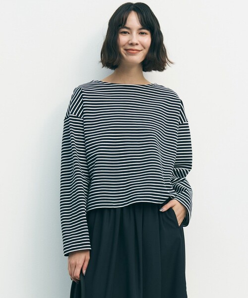 UNFILO(アンフィーロ)の「ドライタッチリブ バックZIP ボーダートップス(Tシャツ/カットソー・レディース・ベージュ系1/ホワイト系1/レッド系1/ネイビー系1・SMALL/MEDIUM)」の3枚目の写真