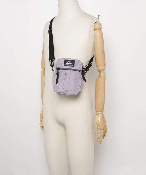 GREGORY（グレゴリー）の「クイックポケットM QUICK POCKET M デジタルラベンダー（ショルダーバッグ・メンズ・ラベンダー・ONE SIZE）」の2枚目の写真