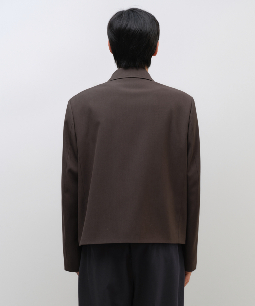 MUSINSA STANDARD（ムシンサスタンダード）の「ウリッシュオーバーショルダーミニマルジャケット[ブラウン]（その他アウター・メンズ・その他・MEDIUM/LARGE/X-LARGE/2XL）」の3枚目の写真