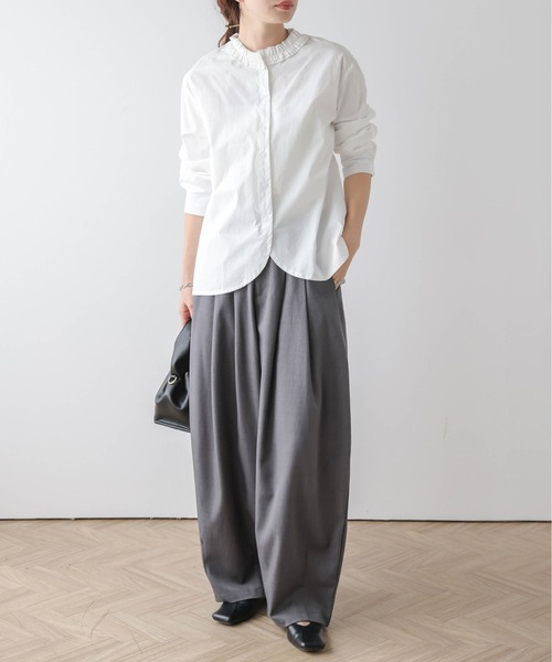 AMELY(エミリー)の「ギャザー フリルネック ブラウス(シャツ/ブラウス・レディース・ブラック/ホワイト・フリー)」の3枚目の写真