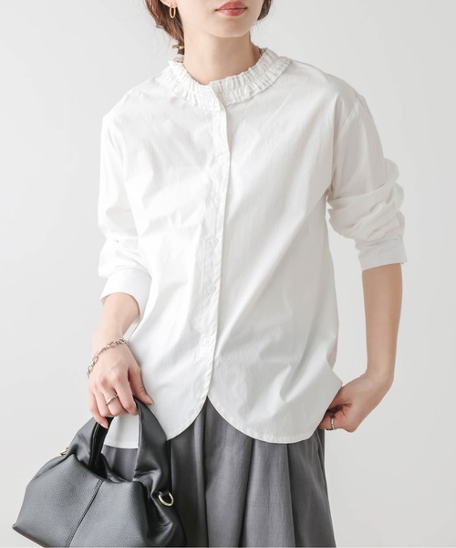 AMELY(エミリー)の「ギャザー フリルネック ブラウス(シャツ/ブラウス・レディース・ブラック/ホワイト・フリー)」の6枚目の写真
