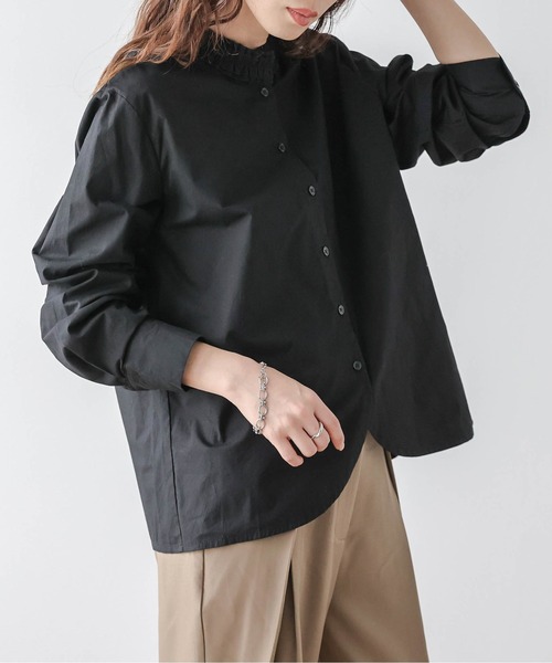 AMELY(エミリー)の「ギャザー フリルネック ブラウス(シャツ/ブラウス・レディース・ブラック/ホワイト・フリー)」の13枚目の写真