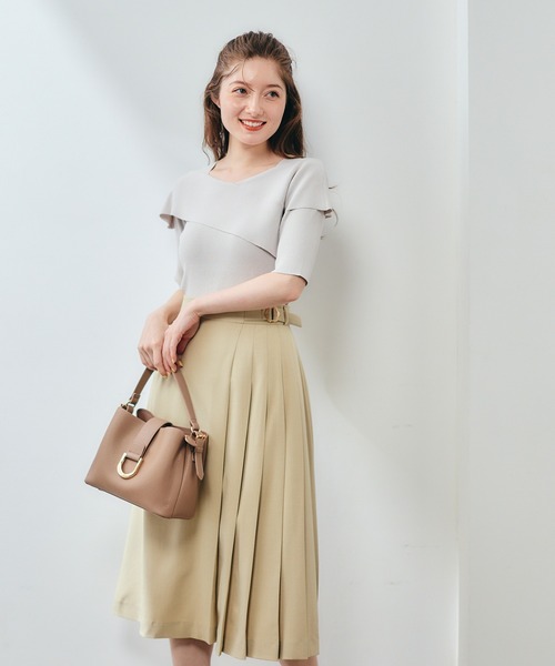 12Twelve Agenda(トゥエルブ アジェンダ)の「サイドプリーツアシメデザインフレアスカート(スカート・レディース・ベージュ/チャコールグレー/イエロー・M)」の7枚目の写真